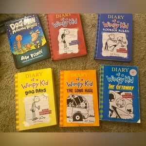 Diary of a Wimpy Kid Book lot of 5  + Dog Man Book  - Multicolor
